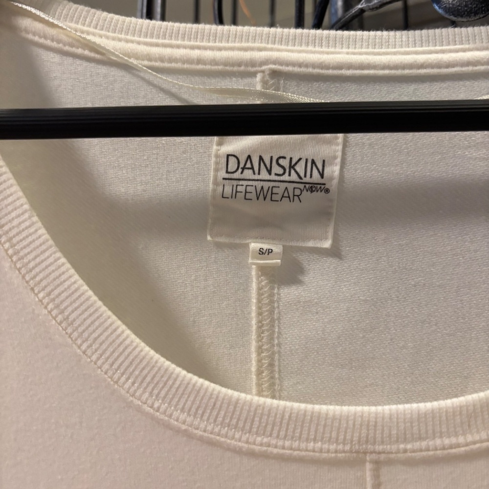 Danskin Lifewear Ivory Long Sleeve Tunic Top Size Small Soft Stretch Casual - Picture 3 of 3